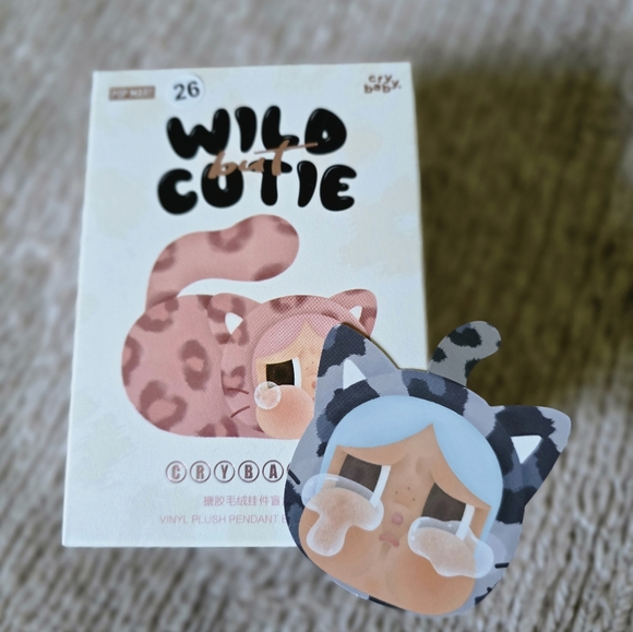 Popmart Crybaby Wild Cutie Denim - Picture 2 of 3